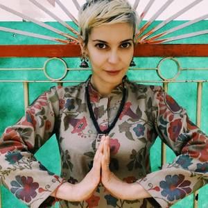 Meet your Posher, Elena